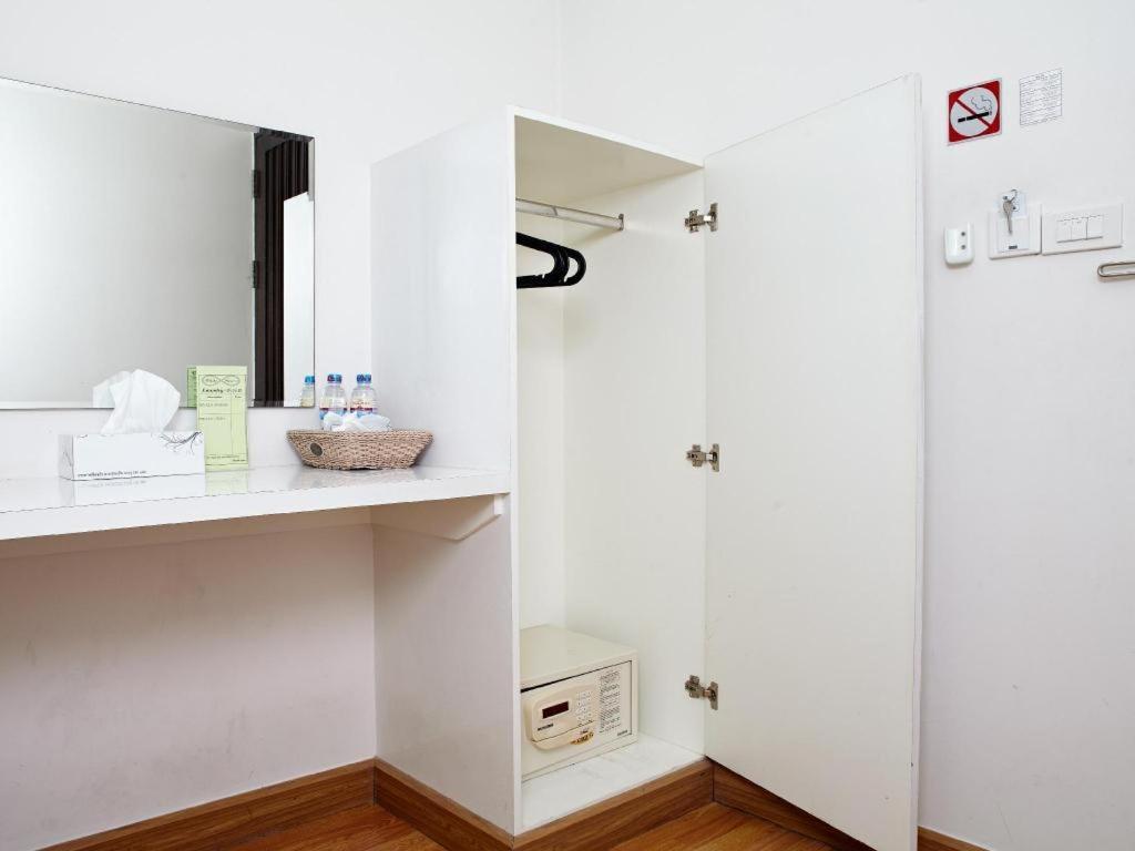 Hotel White House Asoke Sukhumvit 18 Bangkok Zewnętrze zdjęcie
