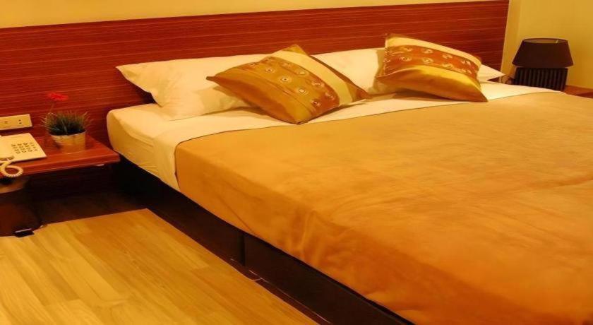 Hotel White House Asoke Sukhumvit 18 Bangkok Zewnętrze zdjęcie